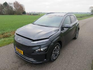 krockskadad bil auto Hyundai Kona 39 kw Automaat Hybride  Elektrisch 2021  40.000km Camera Navigatie  stoelverwarmig  nieuwstaat 2021/9