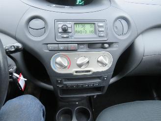 Toyota Yaris 1.3 Automaat 138.000km 5drs Nap Airco  [ Opa geweest picture 17