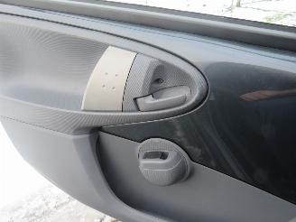 Peugeot 107 1.0 12v  89.000km  100% Orgineel 5drs Airco  [ nieuwstaat  2009 picture 18