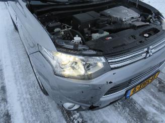 Mitsubishi Outlander 2.0 PHEV Automaat Elektrisch/ Benzine 4x4 Instyle 170.000km nap  [ top topstaat picture 4