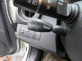 Mazda 2 1.3  GT M Line Benzine/ Lpg  2011-09  Parkeerschade picture 12