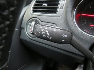 Volkswagen Polo 1.4 TDi 5drs 233.000km Nap Navigatie Airco  2015 parkeerschade picture 16