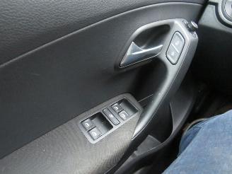 Volkswagen Polo 1.4 TDi 5drs 233.000km Nap Navigatie Airco  2015 parkeerschade picture 7