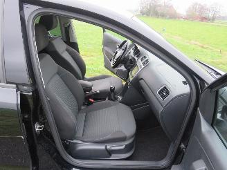 Volkswagen Polo 1.4 TDi 5drs 233.000km Nap Navigatie Airco  2015 parkeerschade picture 12