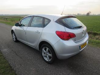 Schadeauto Opel Astra 1.4  156.000km nap Airco  5drs Airco 2010 2010/4