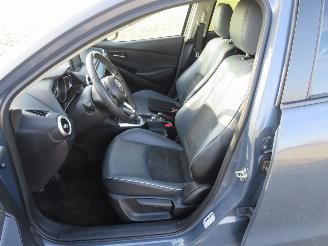 Mazda 2 1.5 Hybride Elektrisch Benzine  ky activ-G Signature Camera / Navi / CarPlay / DAB / Stoel-Stuur Verwarming picture 22