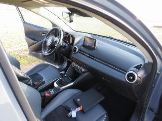 Mazda 2 1.5 Hybride Elektrisch Benzine  ky activ-G Signature Camera / Navi / CarPlay / DAB / Stoel-Stuur Verwarming picture 16