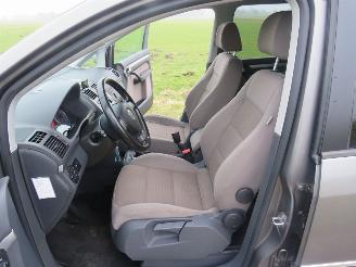 Volkswagen Touran 1.4 TSi  170pk Automaat 7 persoons  Highline Business sport  mpv picture 4