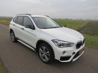 BMW X1 X DRIVE20I 192pk Automaat 150.000km nap 4x4 Camera  leer  jeep  2016  nieuwstaat picture 2