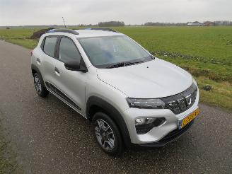 Damaged car Dacia Spring 27kwh Automaat 28.000km Nap Airco Camera Leer Navigatie business 2021 2021/6