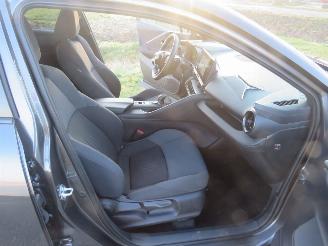 Toyota C-HR 1.8 Automaat  Hybride 140 10.000km nap 2025 Elektrische/Benzine Camera Navi picture 9