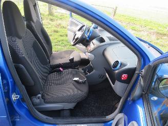 Toyota Aygo 1.0 12v 5Drs 135.000km  NAP Airco Dynamic Blue 2010 [ eerste eigenaar picture 2