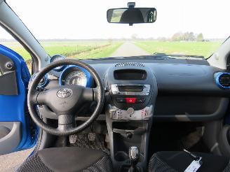 Toyota Aygo 1.0 12v 5Drs 135.000km  NAP Airco Dynamic Blue 2010 [ eerste eigenaar picture 20