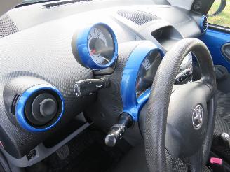 Toyota Aygo 1.0 12v 5Drs 135.000km  NAP Airco Dynamic Blue 2010 [ eerste eigenaar picture 8