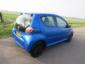 Schadeauto Toyota Aygo 1.0 12v 5Drs 135.000km  NAP Airco Dynamic Blue 2010 [ eerste eigenaar 2010/4