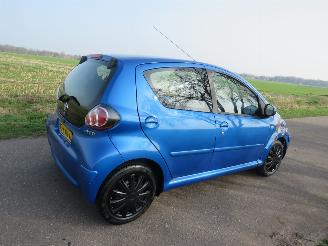 Toyota Aygo 1.0 12v 5Drs 135.000km  NAP Airco Dynamic Blue 2010 [ eerste eigenaar picture 7