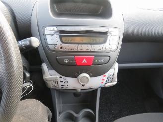 Toyota Aygo 1.0 12v 5Drs 135.000km  NAP Airco Dynamic Blue 2010 [ eerste eigenaar picture 19