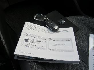 Peugeot 208 1.2 Pure Tech 100 Allure  3.000km  splinter nieuw  5drs Camera Leer Sport stoelen 2025 picture 4