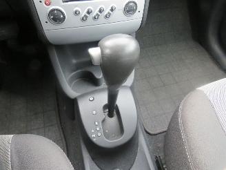 Renault Modus 1.6 16v Automaat  91.000km nap 5drs Mpv Airco  [ van opa geweest picture 3