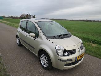 Renault Modus 1.6 16v Automaat  91.000km nap 5drs Mpv Airco  [ van opa geweest picture 8