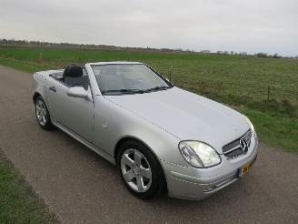 damaged passenger cars Mercedes SLK 200 SLK Cabrio  232.000km Nap  topstaat  parkeerschade 2000/4