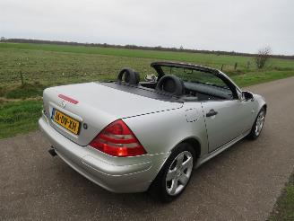 Voiture accidenté Mercedes SLK 200 SLK Cabrio  232.000km Nap  topstaat  parkeerschade 2000/4
