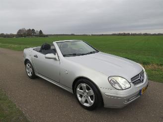 Unfallwagen Mercedes SLK 200 SLK Cabrio  232.000km Nap  topstaat  parkeerschade 2000/4
