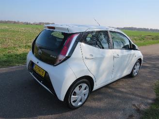 Toyota Aygo 1.0 VVT-I X Play  Airco navigatie achter uit camera 2015 picture 5