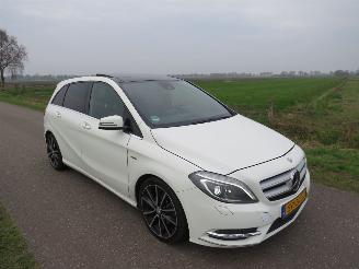 Mercedes B-klasse 1.8 122pk  Avangarde Euro 6 159.000km Orgineel  mpv Leer Navigatie Stoelverwarming picture 15