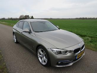 Schadeauto BMW 3-serie 330e Automaat Executive Hybride Elektriciteit Benzine M Pakett 2016 2016/7