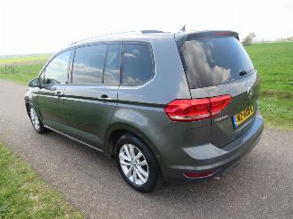 Volkswagen Touran 1.4 TSi  150pk 7 PERSOONS Camera Navigatie  2016  140.000km stoelverwarming picture 6