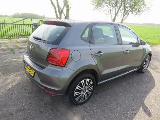 Volkswagen Polo 1.2 TSi 90pk 5drs Navigatie Aircoclimaat 2017 picture 9