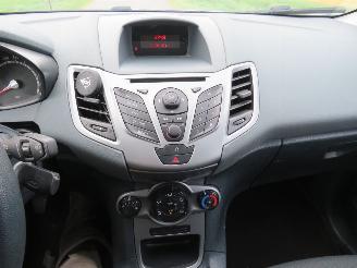 Ford Fiesta 1.2 Limited 2010-11 Airco 5 Drs  PARKEERSCHADE picture 15