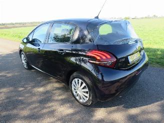 Peugeot 208 1.2 82pk  60.000km nap Pure Tech Action Navigatie Airco 2016  [ nieuwstaat picture 2