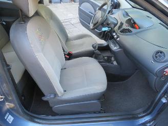 Renault Twingo 1.2 75pk170.000 km 2011-11 Airco schadevrij picture 13