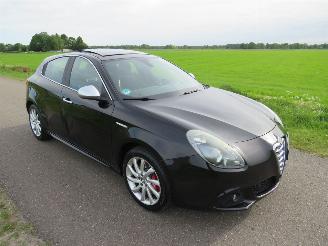 Unfallwagen Alfa Romeo Giulietta 1.4 Turbo 120pk progresion 211.000km nap 5Drs  Leer Clima Schuifdak 2011/3