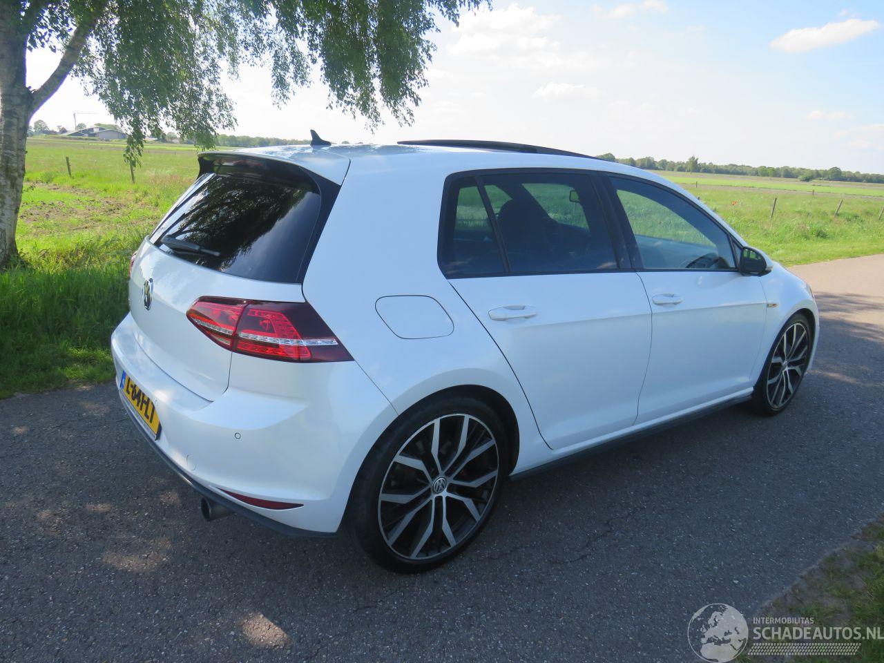 Volkswagen Golf GTI 20 TSi 5drs 220pk Automaat 190.000 Camera Navigatie Leer 2013-11