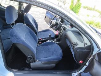 Peugeot 206 1.6 16v XT Automaat  120.000km nap Airco picture 11