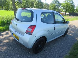 Damaged car Renault Twingo 1.2 16v Dynamique Schadevrij!!! 2010  Airco Cruiscontrolle top top staat 2010/9
