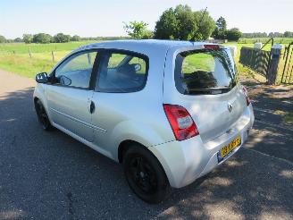 Renault Twingo 1.2 16v Dynamique Schadevrij!!! 2010  Airco Cruiscontrolle top top staat picture 7