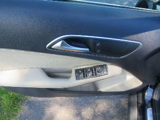 Mercedes GLA 200 GLA Automat 156pk  Leer Navigatie Clima   180.000km nap  2014 picture 18