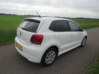 Damaged car Volkswagen Polo 1.2 TDi  Blue Motion  5drs Navigatie Airco  2013  Nieuwstaat 2013/8