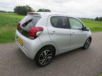 Schadeauto Peugeot 108 1.2 VTI Allure  192.000km  Orgineel Navigatie  Airco  2014 schadevrij 2014/8
