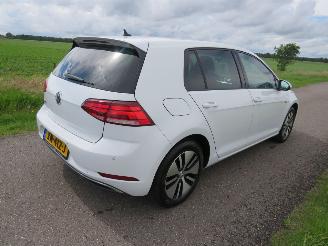Schadeauto Volkswagen Golf E GOLF Elektrisch Automaat   90.000km 5Drs Camera Navigatie  [ nieuwstaat 2017-10 2017/10