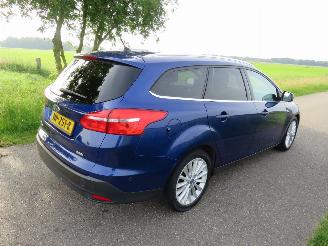 Ford Focus 1.0 92 Kw  125 pk Titanium Edition Navigatie  Schadevrij  Top Staat  2015-12 top picture 2