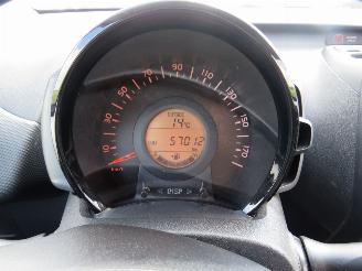 Toyota Aygo 1.0 VVT-I  57.000km nap X Fun  2019 5drs Airco picture 5