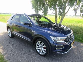 Auto incidentate Volkswagen T-Roc 2.0 TSi 190pk  4 Motion R Sport 4X4 2019 190pk Automaat Camera Sport vol optie 2019/11