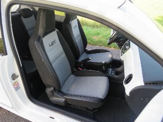 Volkswagen Up! 1.0 Snow Edition  195.000km Nap Airco luxe uitvoering 2012 Euro 6 picture 2