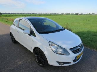 Opel Corsa Opel Corsa 1.4-16V \'111\' Edition Navigatie Airco schadevrij picture 3