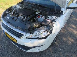 Peugeot 308 1.2 110pk Pure Tech Style 116.000km Navigatie Camera airco Clima   splinter nieuwe d riem picture 15